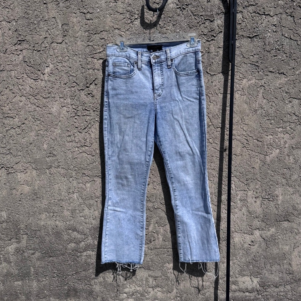 Banana Republic Jeans Womens 26/2 Petite Light Wash Cropped Bootcut Raw Hem‎